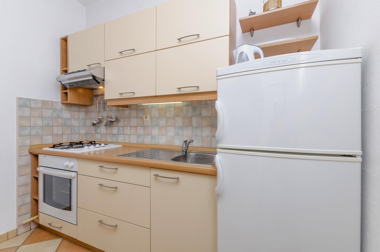 Apartment Antonija Primosten Exterior photo